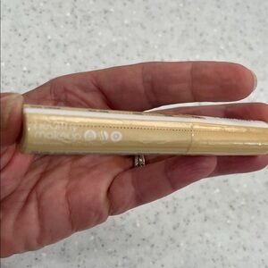 AVON Healthy Makeup~Concealer~Light Neutral H101~2010 NOS